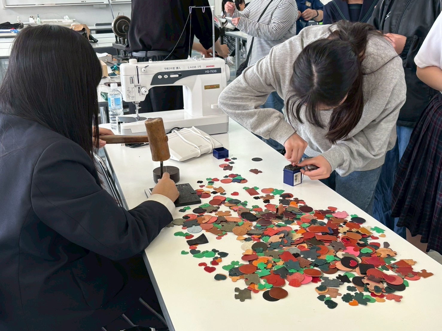 香ヶ丘リベルテ高等学校　オープンキャンパス　ファッション造形体験　ファッションビジネスコース