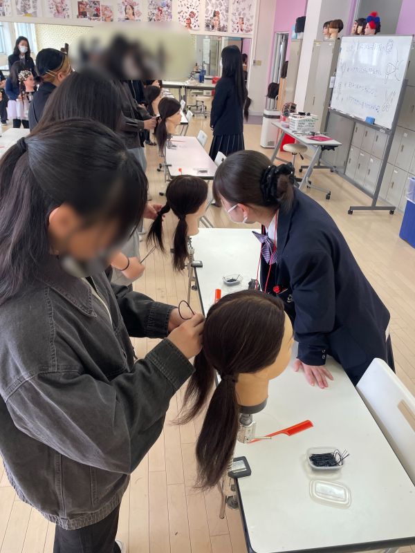香ヶ丘リベルテ高等学校　オープンキャンパス　美容師体験　美容芸術コース