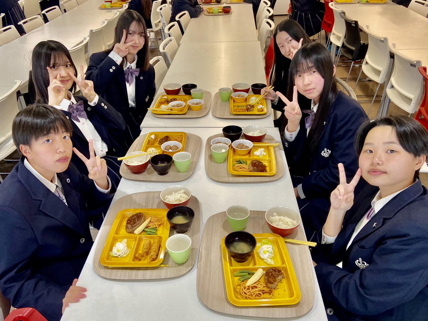 香ヶ丘リベルテ高等学校　スクールランチ