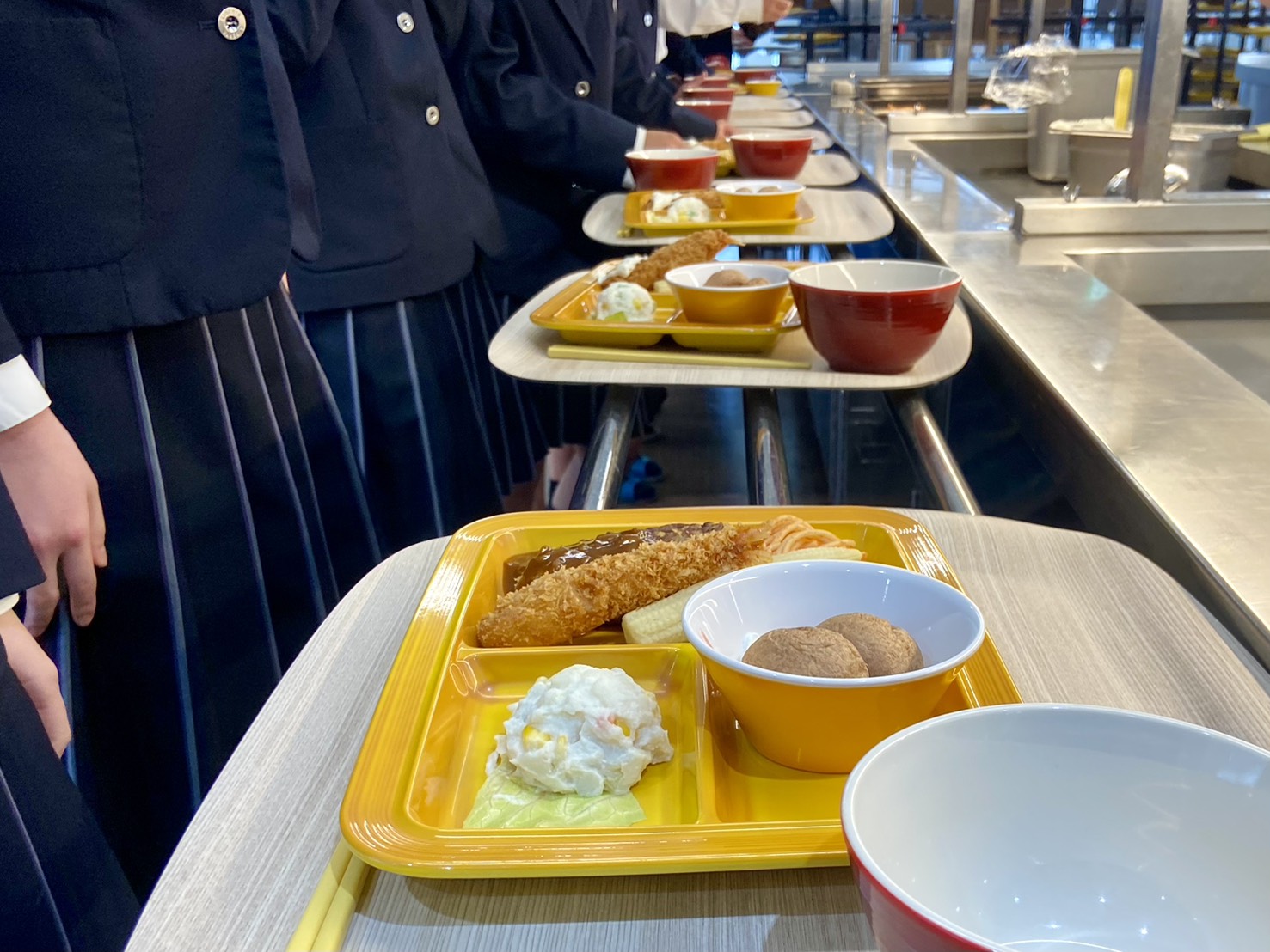 香ヶ丘リベルテ高等学校　スクールランチ